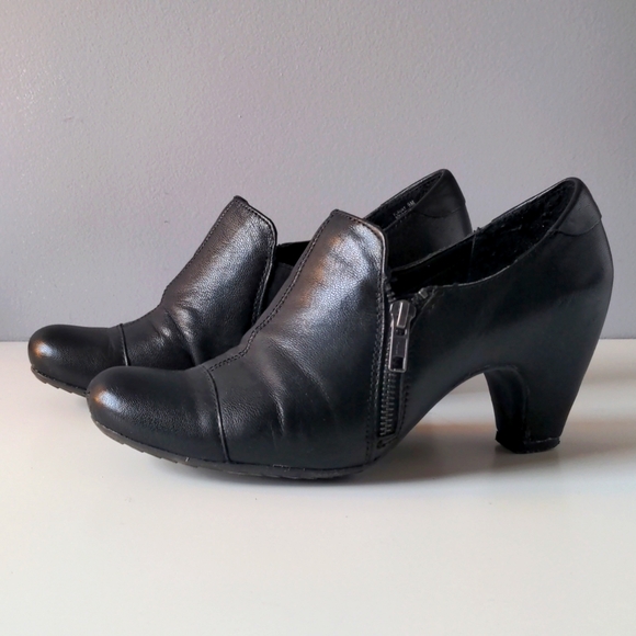 BareTraps Flaunt Black Leather Low Heel Ankle Boots Shoes - Picture 1 of 7